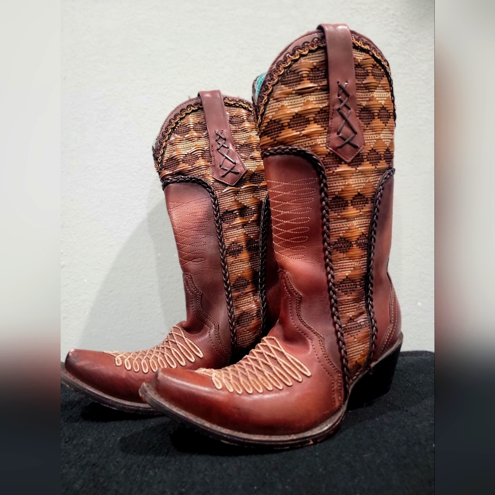 Corral boots
